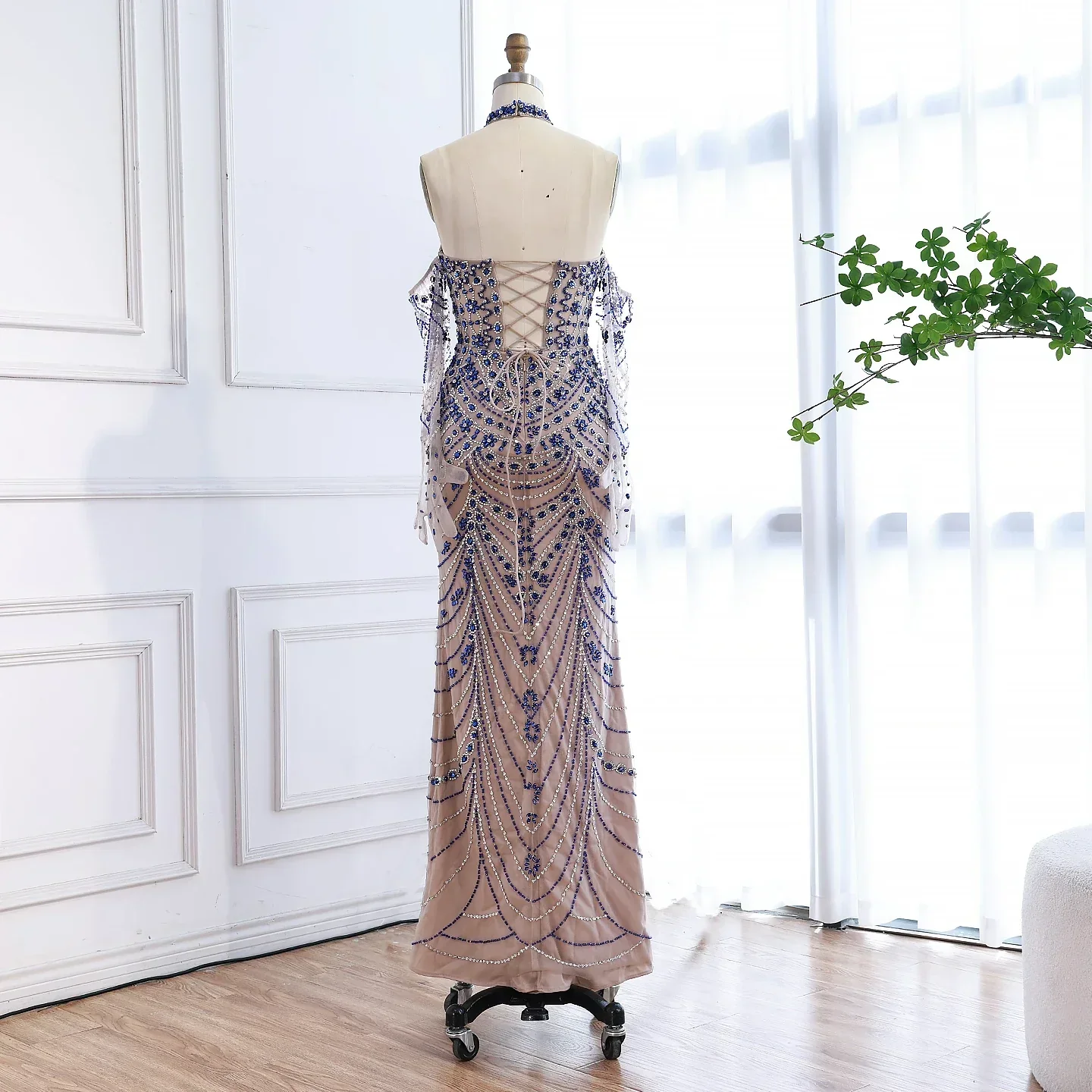 Luxury Kosovo Blue Evening Dress With Gloves - Image 5